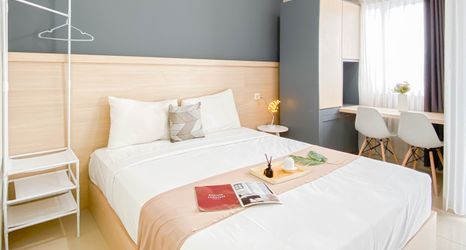 Kamar Tidur 2 Minimalist Studio Royal Sentul Park Apartment By Travelio