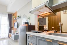 Ruang untuk Umum Minimalist Studio Royal Sentul Park Apartment By Travelio