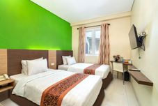卧室 Max Hotel Panakkukang Makassar By LIFE