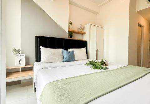 Bedroom Well Designed Studio at Apartment Tokyo Riverside PIK 2 By Travelio