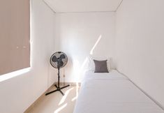 Bilik Tidur 4 Simply Look 2BR Poris 88 Apartment By Travelio