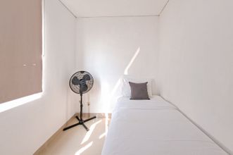 Bilik Tidur 4 Simply Look 2BR Poris 88 Apartment By Travelio