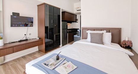 Phòng ngủ 2 Comfy Rustic Studio at Casa De Parco Apartment By Travelio