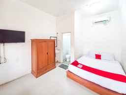 RedDoorz Syariah @ Homestay Bougenville near Taman Alun-Alun Kota Lamongan, Rp 246.636
