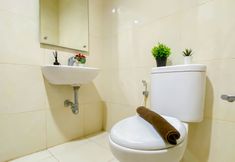 Bilik Mandi dalam Bilik 6 Blue Accent Studio (No Kitchen) at Elvis Tower Apartment By Travelio