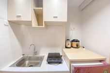 公共空間 Warm Neutral and Cozy 1BR without Living Room at The Alton Apartment By Travelio