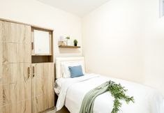 Kamar Tidur 3 Comfortable 2BR Medina Apartment near Pelita Harapan University By Travelio