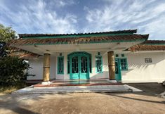 Exterior 7 Stay and Farm Hostel