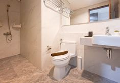 客房浴室 6 Modern 1BR Apartment near IKEA at The Smith Alam Sutera By Travelio