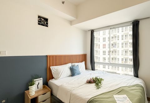 Bedroom Good Deal 2BR Tokyo Riverside PIK 2 Apartment By Travelio