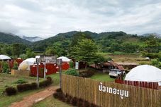 Exterior Pua The Moon