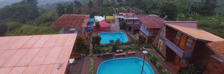 Bên ngoài Varvara Hill