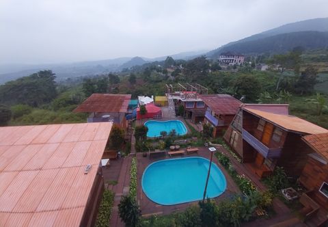 Bên ngoài Varvara Hill