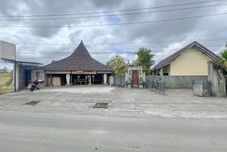 Exterior Urbanview Hotel Lilis Cempaka Mas Guesthouse