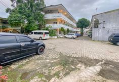 อื่นๆ 6 RedDoorz @ Hotel Roda Mas 2 near Gor Satria