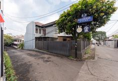 Exterior 6 Urbanview Hotel near Paris Van Java Mall