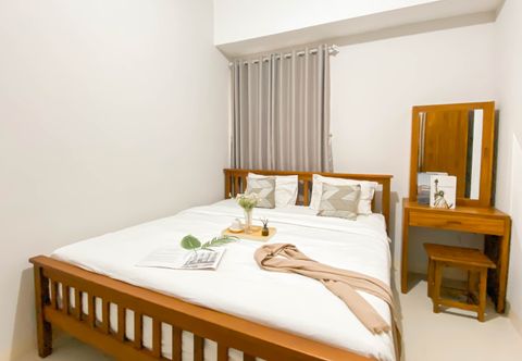 Bedroom Cozy and Big 3BR Apartment at Transpark Juanda Bekasi Timur By Travelio