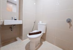 In-room Bathroom 5 Urban Minimalist and Simple Studio Apartment at B Residence By Travelio