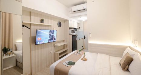 寝室 2 Wooden Accent Studio at Tokyo Riverside PIK 2 Apartment By Travelio