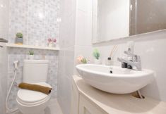 In-room Bathroom 6 Wooden Accent Studio at Tokyo Riverside PIK 2 Apartment By Travelio