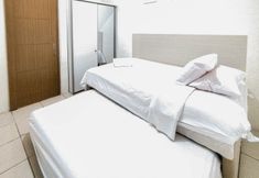 臥室 2 Minimalist 1BR without Living Room at Apartment Pavilion Permata By Travelio