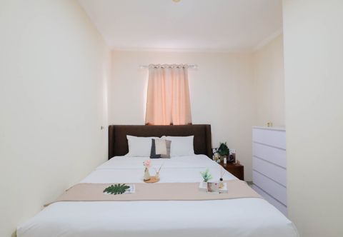 Bedroom Strategic 2BR Grand Palace Kemayoran Apartment By Travelio