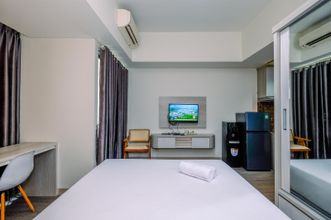 Kamar Tidur 4 Restful and Homey Studio LRT City Bekasi Apartment By Travelio