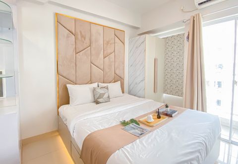 Lobby Nice and Soft Modern Studio at Citra Living Apartment By Travelio