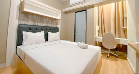 Phòng ngủ 2 Brown Toned 1BR without Living Room at The Alton Apartment By Travelio