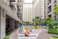 ロビー Basic Wood 2BR at Gateway Ahmad Yani Cicadas Apartment By Travelio