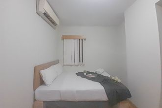 臥室 4 Basic Wood 2BR at Gateway Ahmad Yani Cicadas Apartment By Travelio