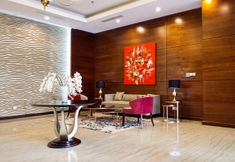 Lobby 6 Woodland Studio at Apartment Nifarro Park By Travelio