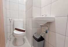 其他 7 White Style Studio (No Kitchen) Bandaraya - Tallasa City Makassar Apartment By Travelio