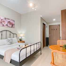 Bedroom 1 Studio with View at Royal Sentul Park By Travelio, Hotel Mushola Singkup