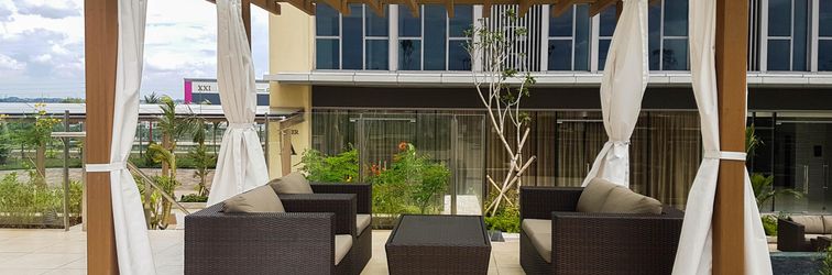 大廳 Monochrome Style 1BR at Apartment Branz BSD City By Travelio