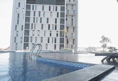 Swimming Pool 7 2BR near Marvell City Mall at Apartment Linden By Travelio