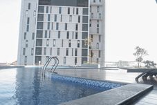 Swimming Pool 2BR near Marvell City Mall at Apartment Linden By Travelio