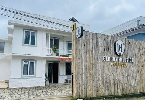 外観 Cloudy Hillside