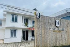 外観 Cloudy Hillside