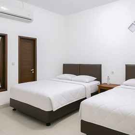 Bedroom 1 Hotel Saluyu by Inara Pangandaran Mitra RedDoorz, Hotel Pantai Barat