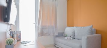 Lobby 3 Strategic 2BR near UNJ at Apartment Green Pramuka City By Travelio