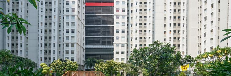 Lobby Well Furnished Studio at Green Bay Pluit Apartment with Seaview By Travelio