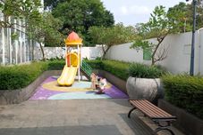 Entertainment Facility Simple 2BR near Cisauk Station at Serpong Garden Apartment By Travelio