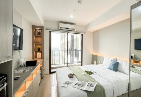 Bedroom Modern Look Studio Apartment at Anwa Residence By Travelio
