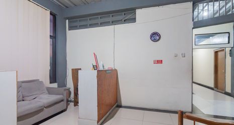 ล็อบบี้ 2 RedDoorz Syariah @ Cigadung Raya Street