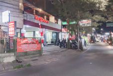 ภายนอกอาคาร RedDoorz Syariah @ Cigadung Raya Street