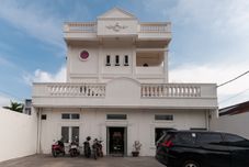 Exterior RedDoorz near UISU teladan Medan