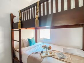 臥室 4 Warm and Homey Designed 2BR at Marina Ancol Apartment By Travelio