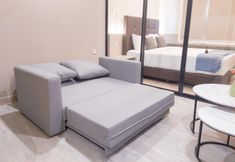 Bedroom 3 Cozy Living and Trendy 1BR at Collins Boulevard Apartment By Travelio