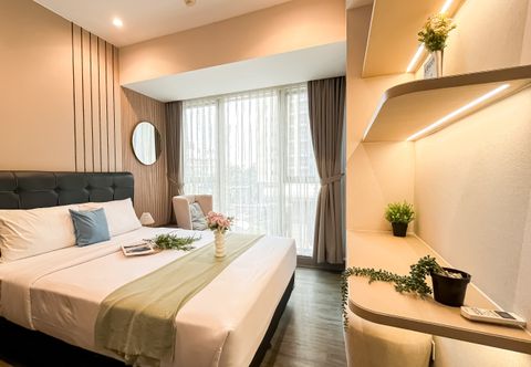 Bedroom Modern and Elegant 2BR Branz BSD City Apartment near AEON Mall By Travelio
